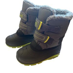 Kamik Buzz Winter Snow Boots Black/Green Lined Warm Adjustable Straps Toddler 8